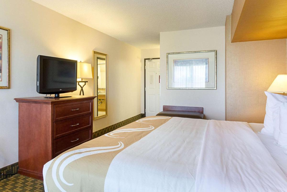 Popular attractions Area Nearby Property